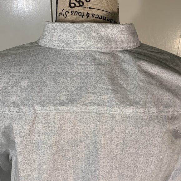 Guess (L) - Picture 11 of 15